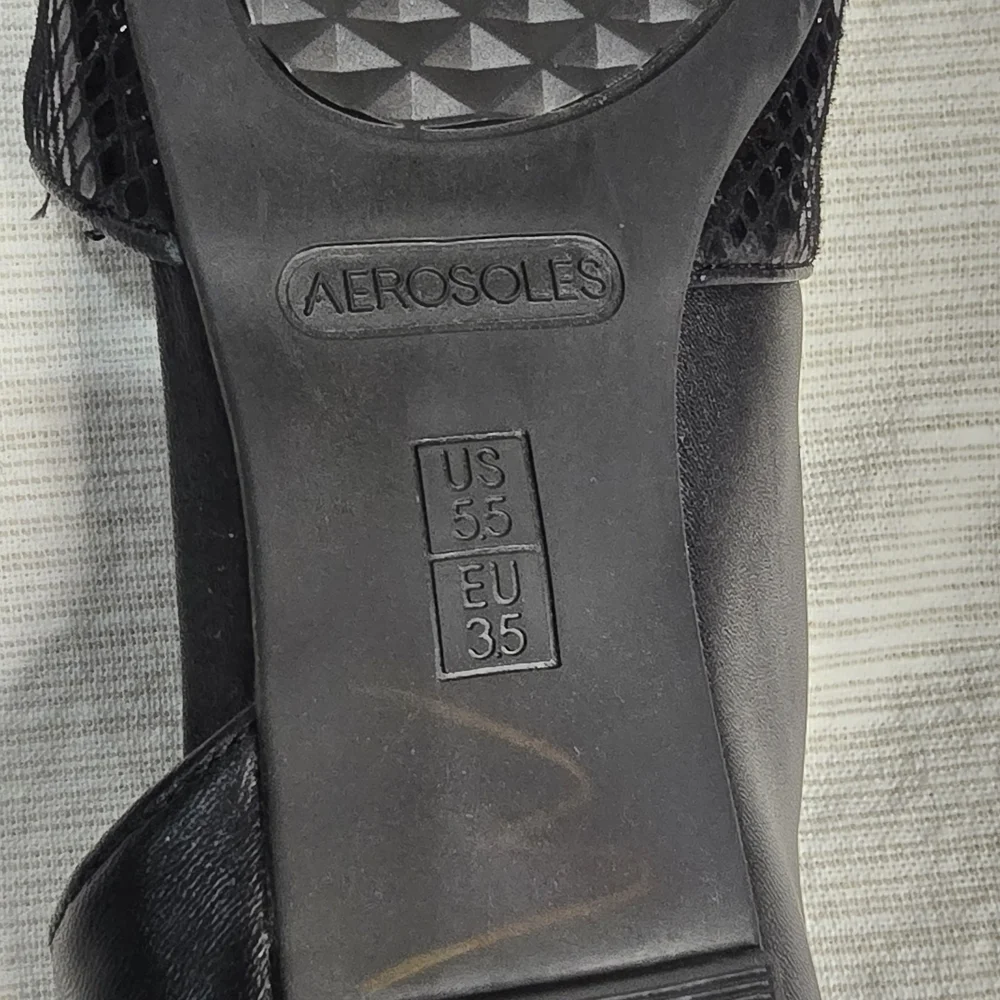 AEROSOLES Black Snakeskin Pattern Flats